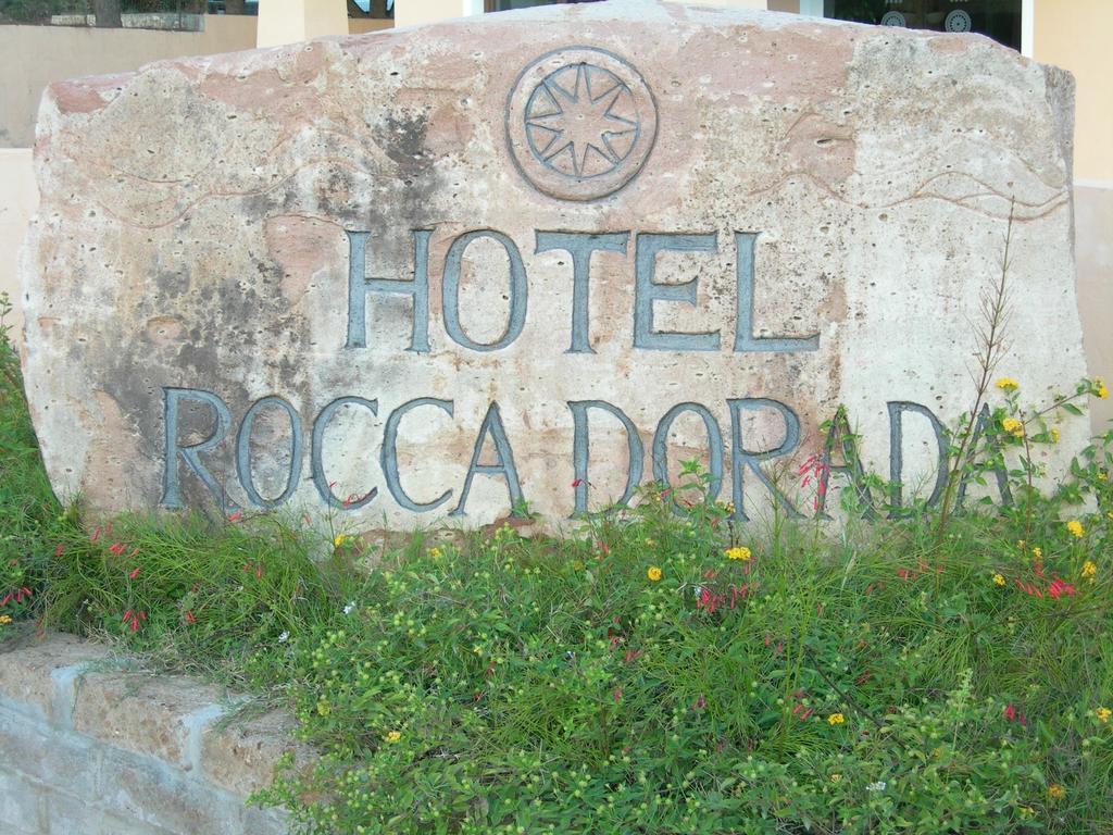 Amareclub Rocca Dorada Hotel Santa Margherita di Pula Esterno foto